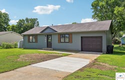 102 SE 245 Road, Warrensburg, MO 64093