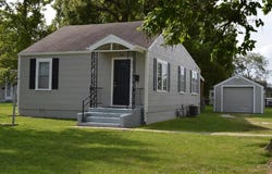 1045 N Dickerson Avenue, Springfield, MO 65803