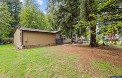 1606 11th St, Sweet Home, OR 97386
