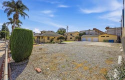 209-1/2 N Monterey, Alhambra, CA 91801