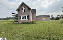 6948 E 48 Road, Cadillac, MI 49601