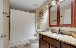 215 W College Avenue, Tallahassee, FL 32301