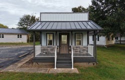 502 North Highway 5, Versailles, MO 65084
