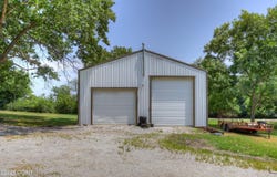 880 Oak Crest, Baxter Springs, KS 66713