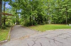 4 Meadow Oak Dr, Frelinghuysen Twp., NJ 07825-4007