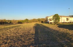 1023 Sierra Dr, Lockhart, TX 78644