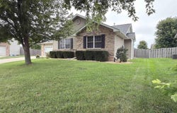 415 Piazza Lane, Chatham, IL 62629