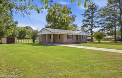 109 E Walnut Street, Bladenboro, NC 28320