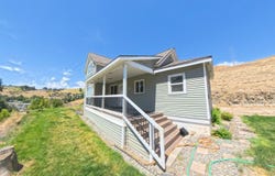 207 E Canyon St, Colfax, WA 99111