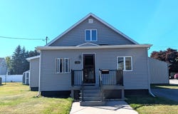 1302 Young St, Sault Ste Marie, MI 49783