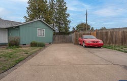 1285 Laurelhurst Dr, Eugene, OR 97402