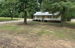 40 LOVE Ln, Savannah, TN 38672