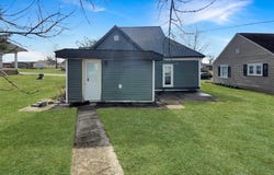 407 E Salling Street, Perry, MO 63462