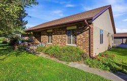 602 E Preston St, Stanwood, IA 52337