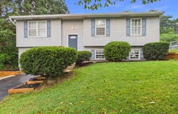 200 CANARY Circle, YORK, PA 17404