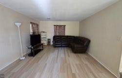185 SOMERSET Drive, WILLINGBORO, NJ 08046