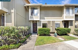 324 Eastgate Ln, Martinez, CA 94553
