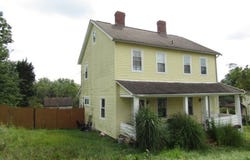 132 Pine St, Sewickley Twp, PA 15678