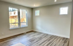 957 WILLOW St, Kelso, WA 98626