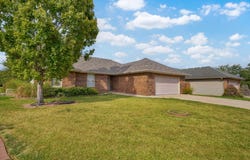 981 W Jake Flood Circle, Nixa, MO 65714