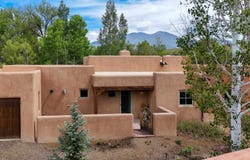 215 Mariposa Place, Taos, NM 87571