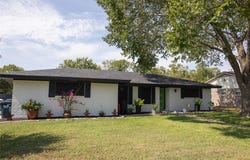 1200 Garden Ln, Bryan, TX 77802