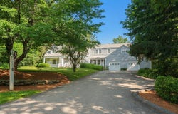 6 Newton Place, Sturbridge, MA 01566