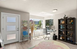 17163 SW WOODPECKER Ln, Beaverton, OR 97007