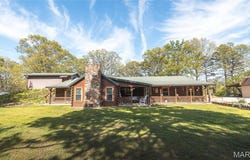 11090 Highway K, Jadwin, MO 65501
