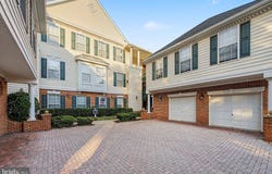 25252 RIFFLEFORD Square, CHANTILLY, VA 20152