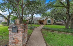 9913 Burgundy Lane, Woodway, TX 76712