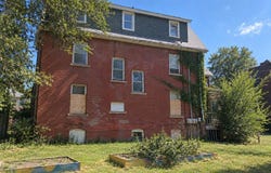 805 NE Perry Avenue, Peoria, IL 61603
