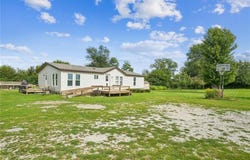 1060 285th St, Tipton, IA 52772