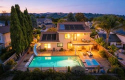 5922 Charter Oaks Dr, Castro Valley, CA 94552