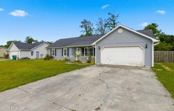 115 Daphne Drive, Hubert, NC 28539