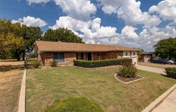 304 Lakeview Drive, Runaway Bay, TX 76426