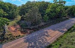 3952 Lake Valley Rd, Sunset, TX 76270