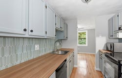 126 Patrick Rd, Tewksbury, MA 01876