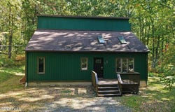 105 Forest Drive, Hawley, PA 18428
