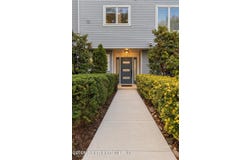 136 Admiralty Loop, Staten Island, NY 10309