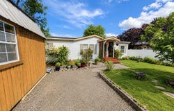 614 S 10TH St, StHelens, OR 97051