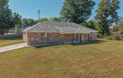 303 E Depot St, Houston, MS 38851