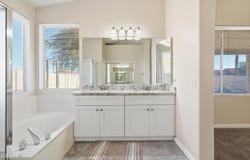 7360 E LAKEVIEW Avenue, Mesa, AZ 85209