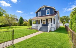 8 Burchell Boulevard, Bay Shore, NY 11706