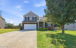 2005 Cherry Creek Rd, La Grange, KY 40031