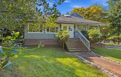 6 Barnhart Place, Shoreham, NY 11786
