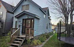 327 S 9th St, Virginia, MN 55792