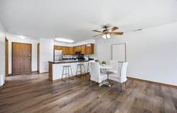 556 W Side Dr, IowaCity, IA 52246