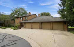 650 WAVERLY Drive, Elgin, IL 60120
