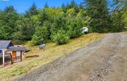 700 KINGS Ave, Lakeside, OR 97449